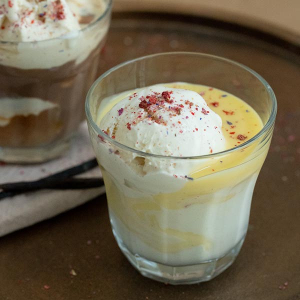 Bio Eierlikör-Eisbecher