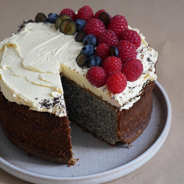 Saftiger Mohn-Eierlikör-Kuchen